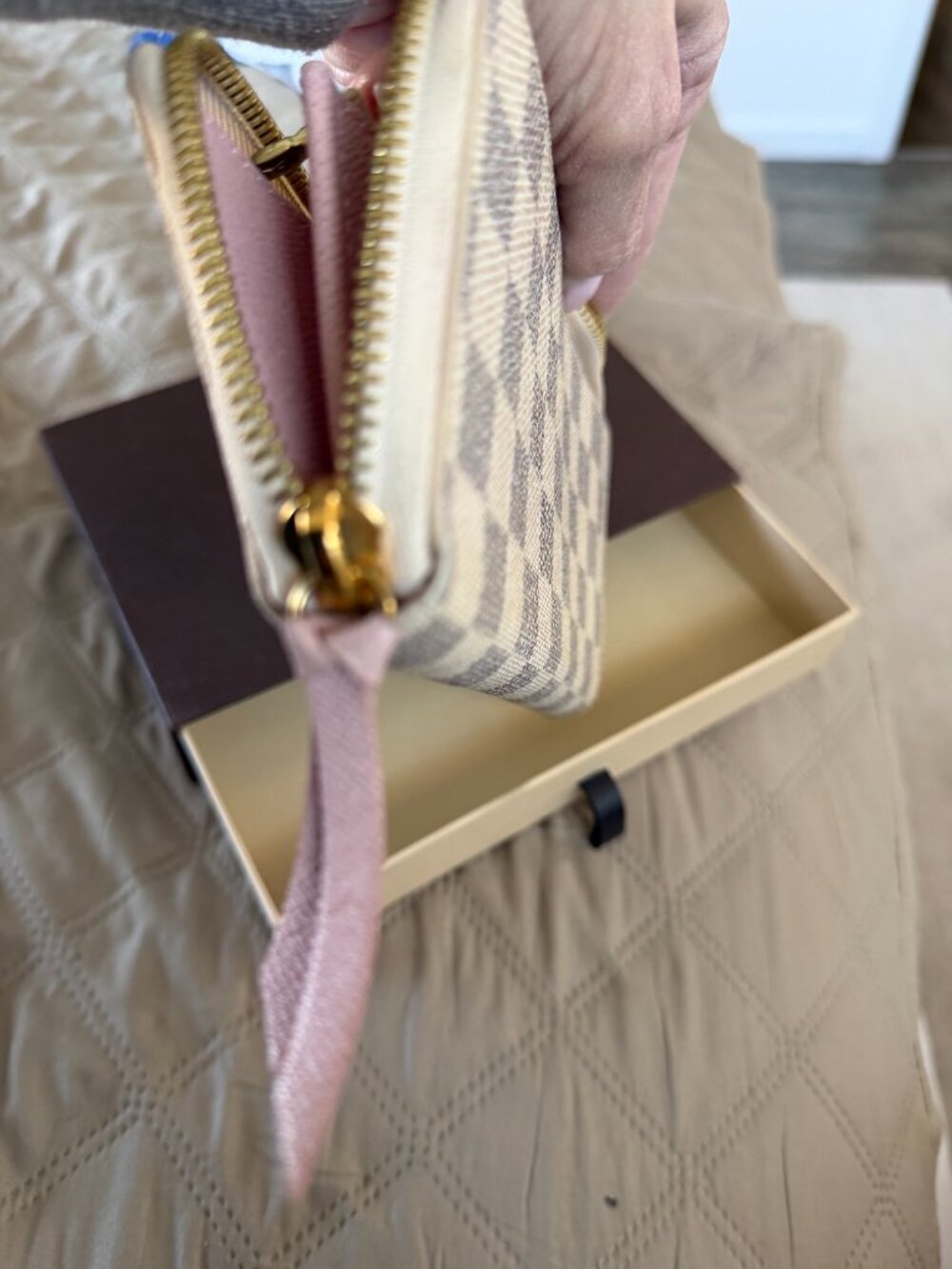 LV Clémence Wallet - Picture 4 of 7